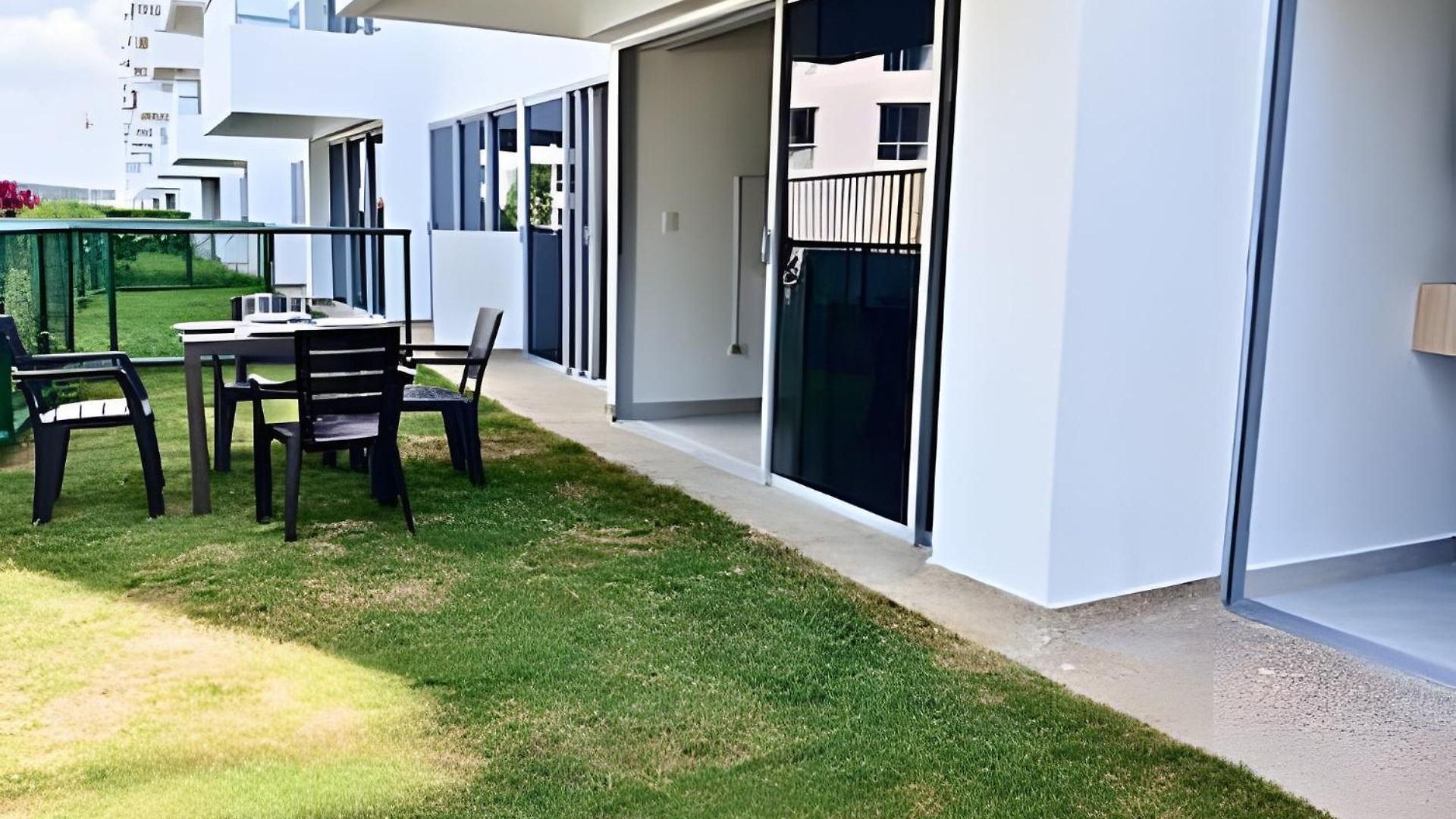 A Estrenar: Apto Familiar Con Patio Privado 2h/2b * Cartagena