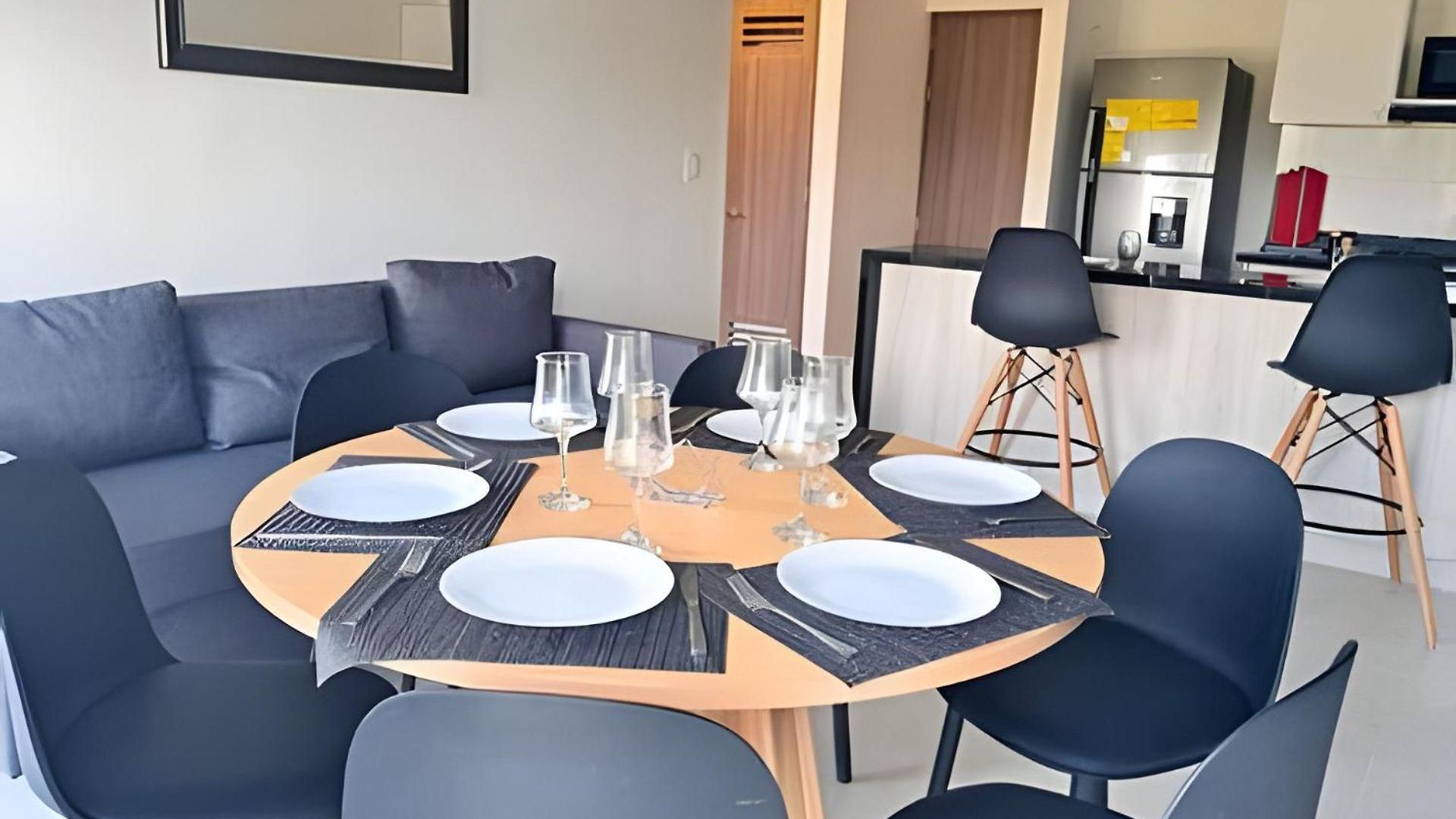 A Estrenar: Apto Familiar Con Patio Privado 2h/2b