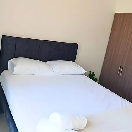A Estrenar: Apto Familiar Con Patio Privado 2h/2b *