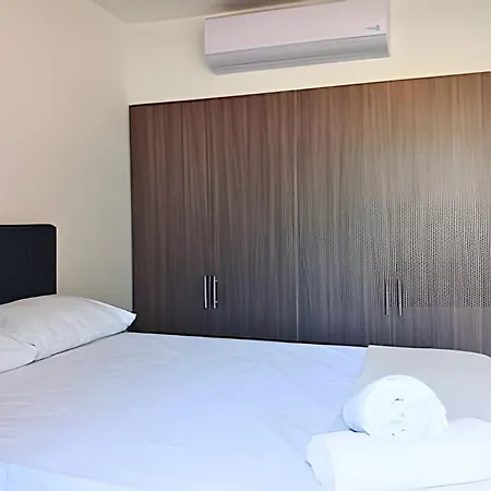 A Estrenar: Apto Familiar Con Patio Privado 2h/2b Apartamento