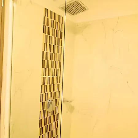 A Estrenar: Apto Familiar Con Patio Privado 2h/2b * Cartagena