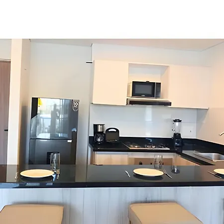 A Estrenar: Apto Familiar Con Patio Privado 2h/2b * Cartagena