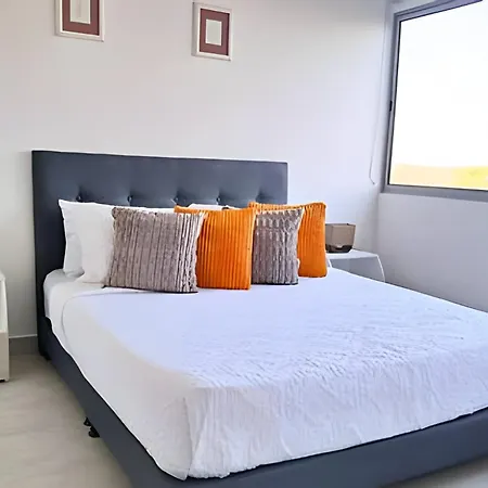 A Estrenar: Apto Familiar Con Patio Privado 2h/2b * Cartagena