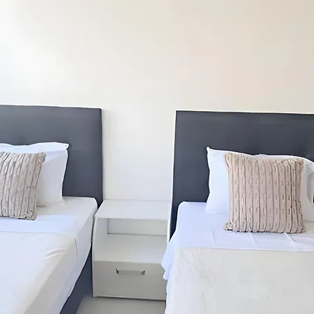 A Estrenar: Apto Familiar Con Patio Privado 2h/2b * Cartagena
